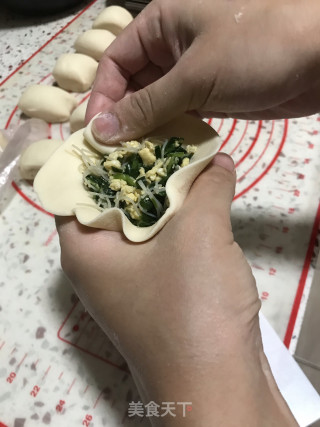 韭菜粉丝包的做法步骤：13