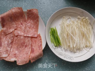 金针菇培根卷的做法步骤：1