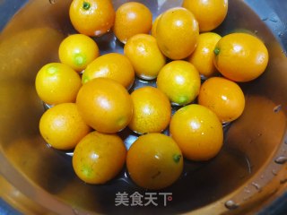 冰糖金桔水的做法步骤：1
