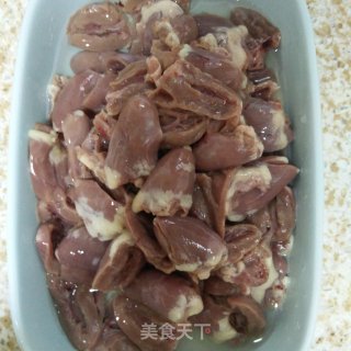 爆炒鸡心的做法步骤：1