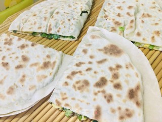 鸡汤韭菜盒子的做法步骤：7