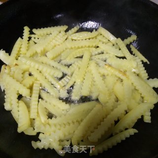 风味狼牙土豆条的做法步骤：5
