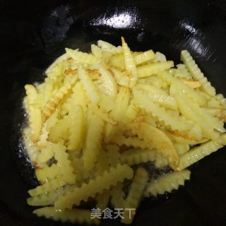 风味狼牙土豆条的做法步骤：6