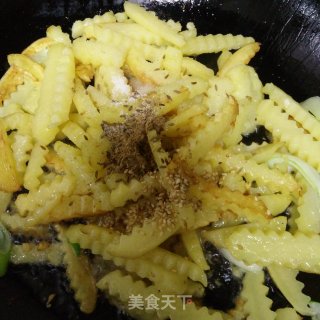 风味狼牙土豆条的做法步骤：9