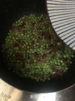 青豆炒二刀腊肉的做法步骤：5