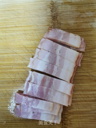 #春日应季美食#小炒培根荷兰豆的做法步骤：2
