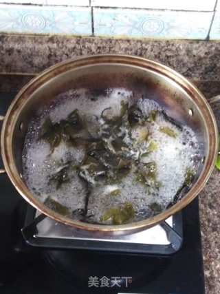 海藻蛋花汤的做法步骤：4