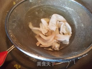 西芹木耳拌白玉贝的做法步骤：10