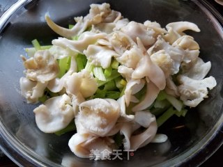 西芹木耳拌白玉贝的做法步骤：11