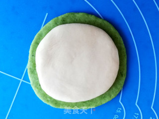 菠菜蝴蝶结卡通馒头的做法步骤：3