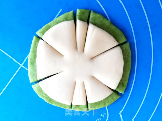 菠菜蝴蝶结卡通馒头的做法步骤：4