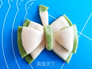 菠菜蝴蝶结卡通馒头的做法步骤：8