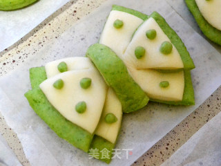 菠菜蝴蝶结卡通馒头的做法步骤：11