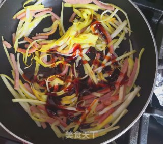 韭黄火腿炒面的做法步骤：5