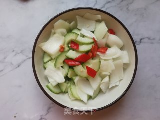 洋葱拌酥瓜的做法步骤：5