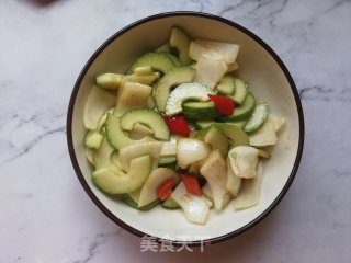 洋葱拌酥瓜的做法步骤：7