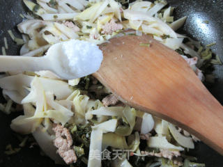 咸菜里脊肉炒雷笋的做法步骤：9
