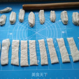 牛奶油条的做法步骤：4