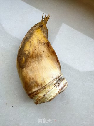 油焖笋的做法步骤：1