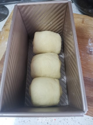 柔软拉丝的淡奶油吐司面包的做法步骤：9