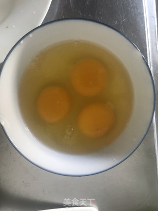 西红柿炒鸡蛋的做法步骤：3