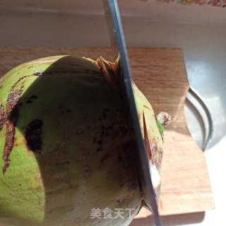 巧开椰青的做法步骤：4