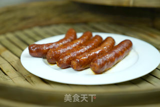 西兰花炒香肠的做法步骤：2