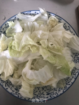 炝炒白菜的做法步骤：1
