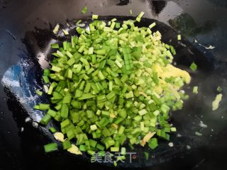 韭菜炒鸡蛋的做法步骤：4