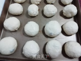 葡萄干小餐包的做法步骤：8