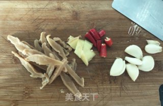 菜脯焖鲨鱼的做法步骤：2