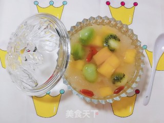 银耳水果羹的做法步骤：2