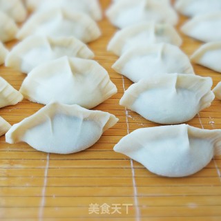 “ 春日应季美食 ”韭菜猪肉馅水饺的做法步骤：9