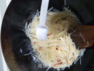 酸辣土豆丝的做法步骤：7