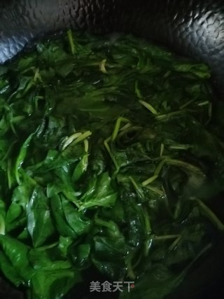凉拌菠菜的做法步骤：2