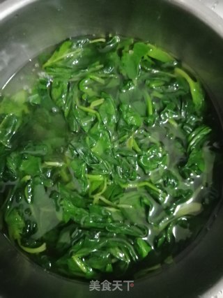 凉拌菠菜的做法步骤：3
