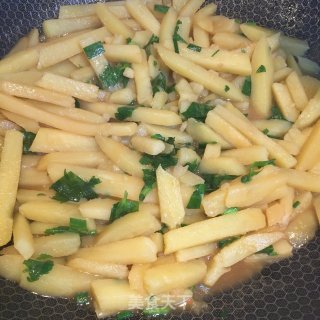 香芹焖土豆的做法步骤：5