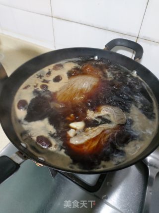 卤牛肉的做法步骤：4