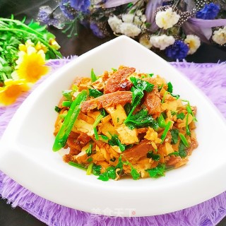 香肠炒豆干的做法步骤：10