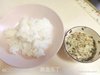 香椿蛋炒饭的做法步骤：1