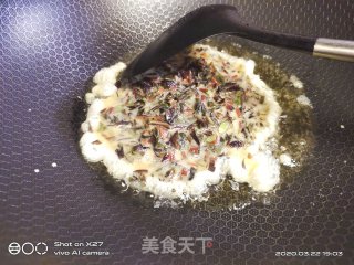 香椿蛋炒饭的做法步骤：2
