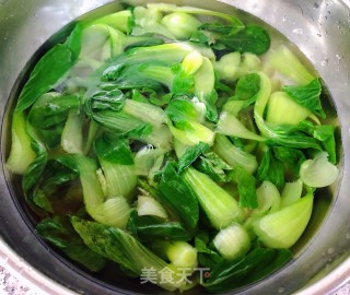 蒜蓉油菜炒蟹足棒的做法步骤：2