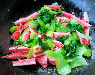 蒜蓉油菜炒蟹足棒的做法步骤：7