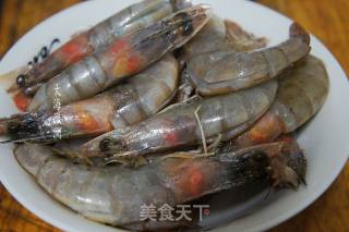 葱姜炒大虾的做法步骤：1