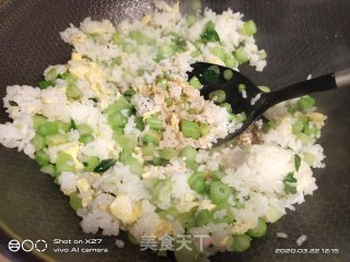 青菜梗蛋炒饭的做法步骤：6