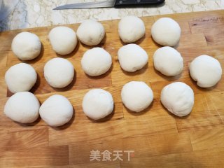 蒲公英猪肉馅生煎包的做法步骤：10