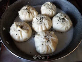 蒲公英猪肉馅生煎包的做法步骤：16