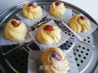 南瓜花卷的做法步骤：8