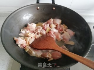 香菇烧鸡腿的做法步骤：3
