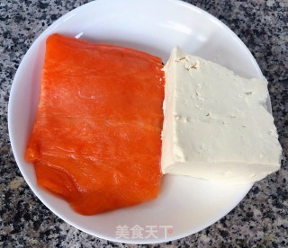 照烧三文鱼煎豆腐的做法步骤：1